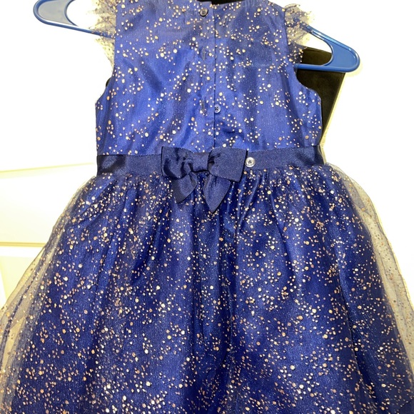 Holiday little girls dress - Picture 4 of 7